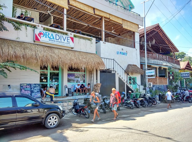 Cafe Le Pirate di Labuan Bajo