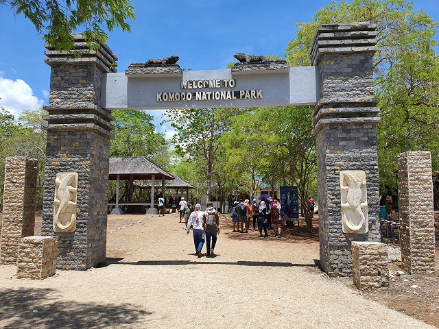 Gebang Masuk Taman Nasional Komodo